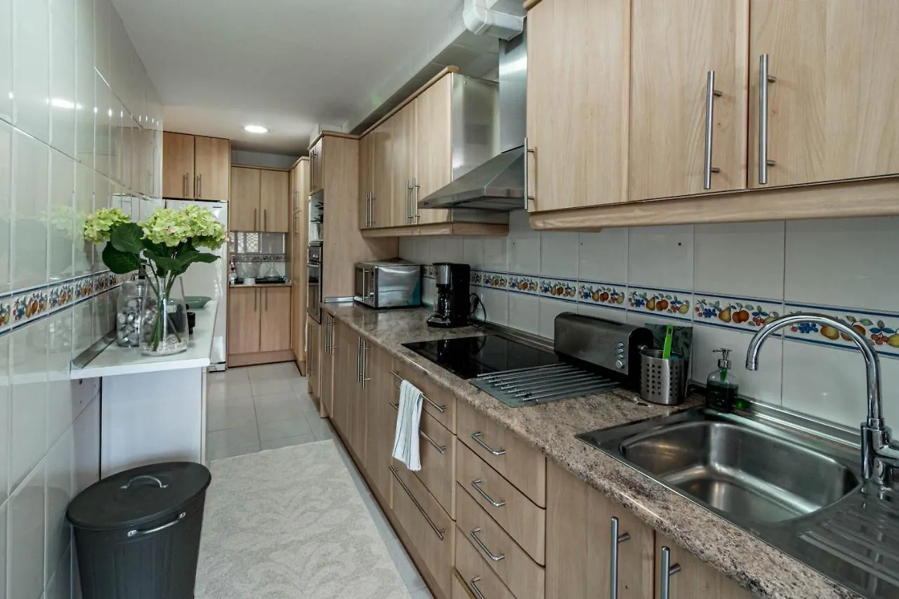 Apartamento Sensational And Exotic 3-Bedroom Retreat In Nueva Andalucia With A Palm Garden Marbella