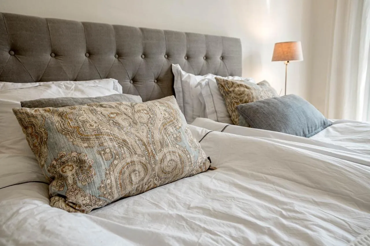 Sensational And Exotic 3-Bedroom Retreat In Nueva Andalucia With A Palm Garden Marbella Apartment
